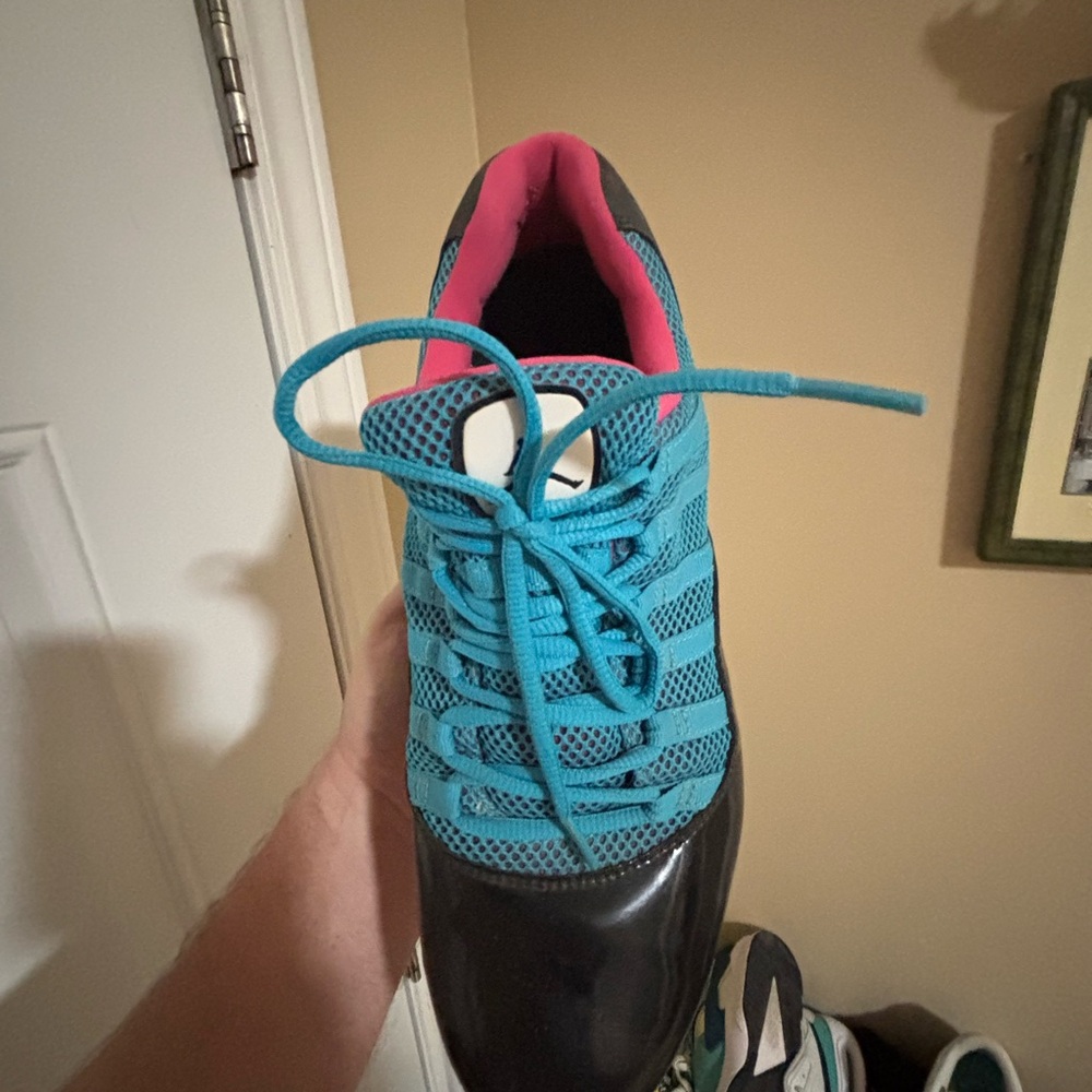 Jordan’s in perfect condition 

Rare Miami south beach